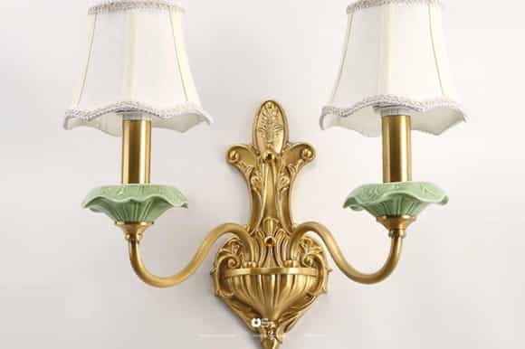 Đèn tường cổ điển