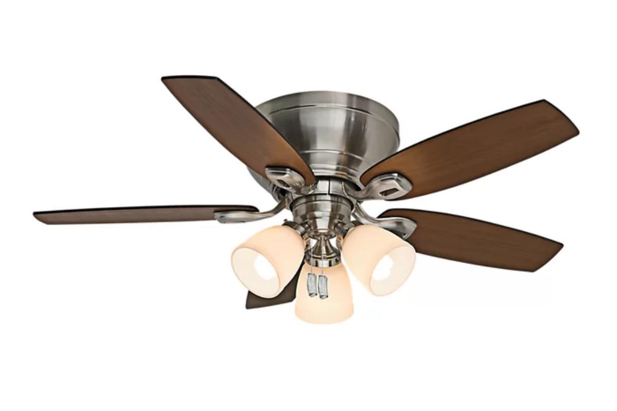 Đèn quạt phòng khách bằng gỗ cổ điển đẹp mắt