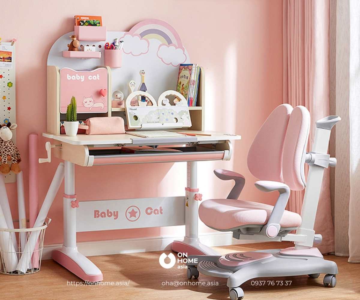 Bàn học cho bé gái màu hồng