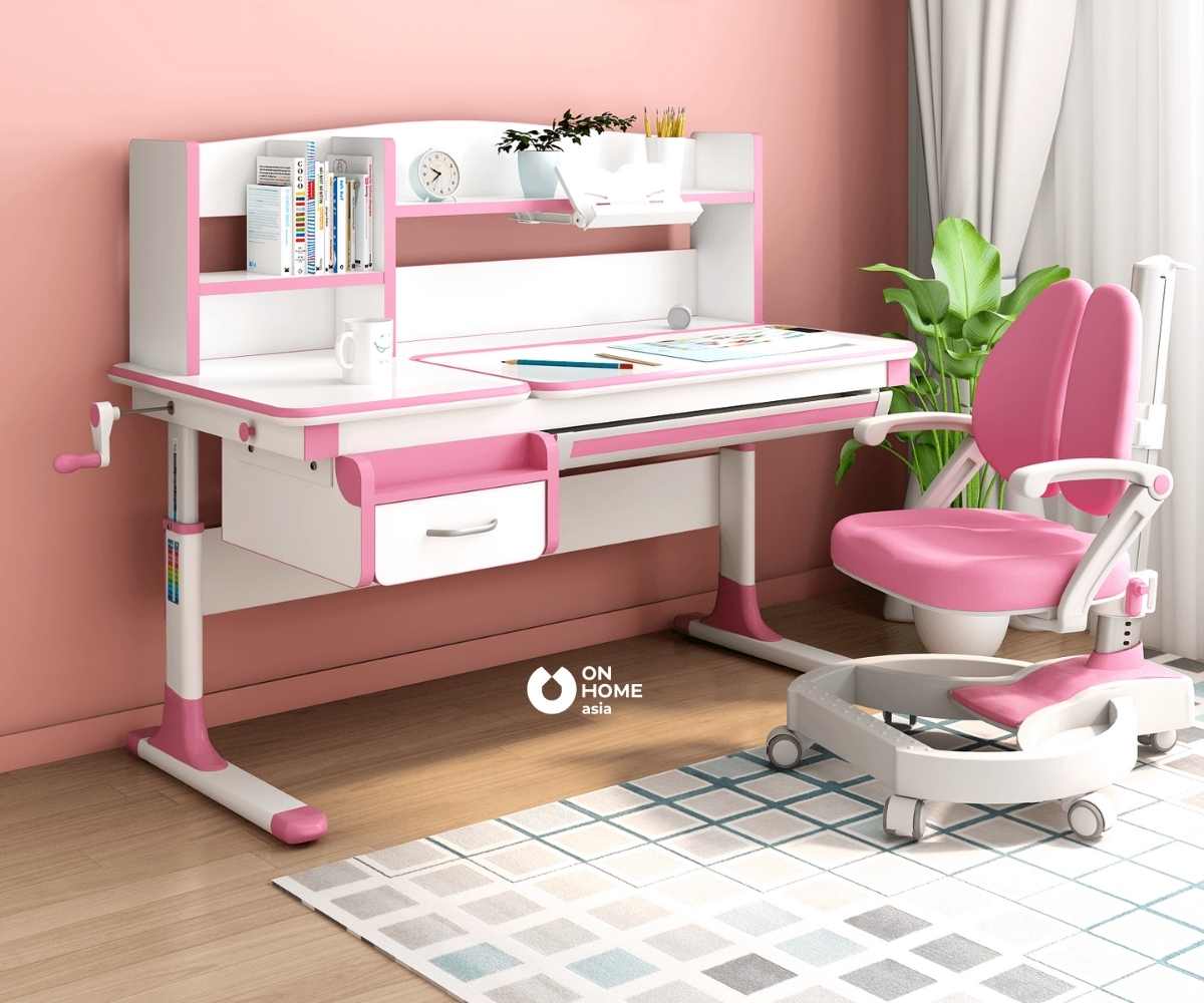 Sử dụng bàn học thông minh giúp ngăn ngừa các bệnh lý học đường