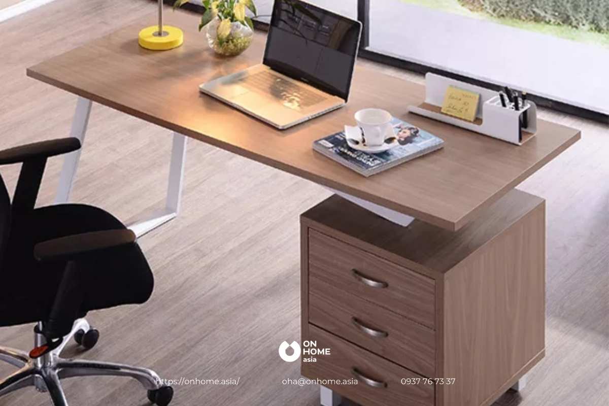 Bàn làm việc nhân viên văn phòng