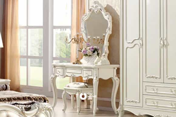 Bàn trang điểm cổ điển sang trọng