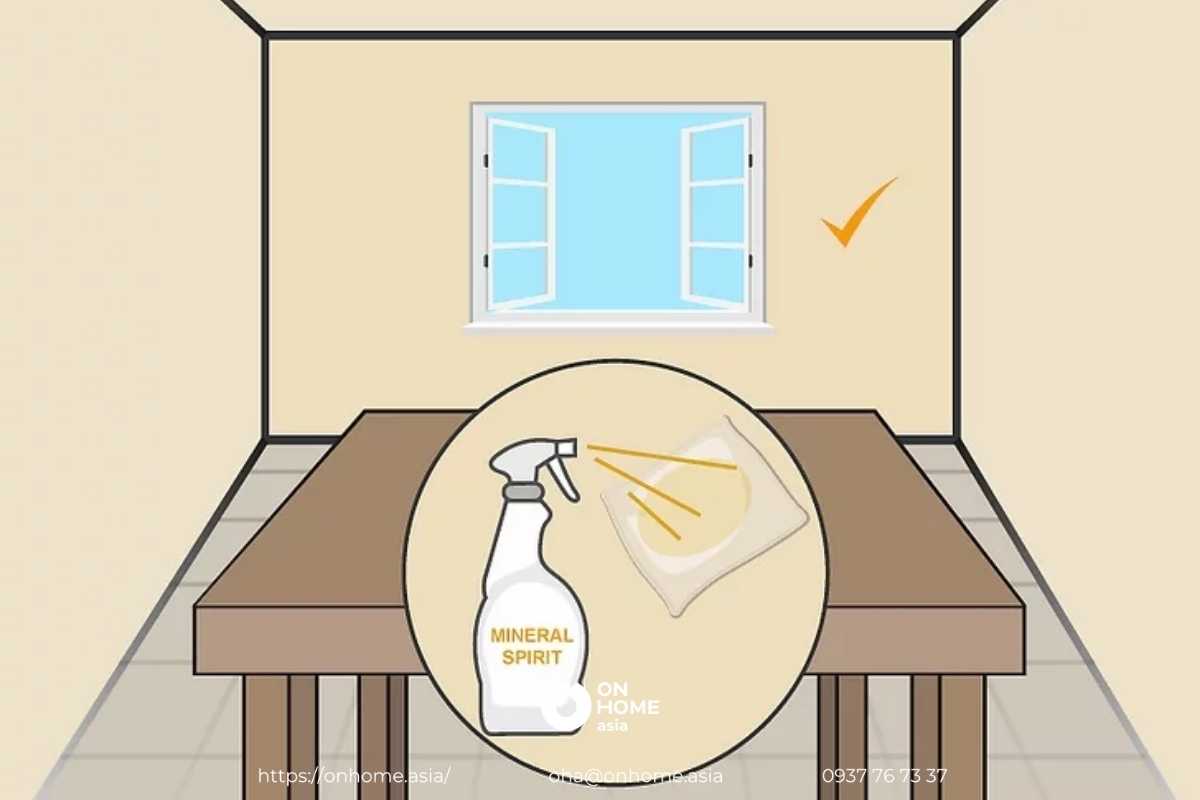 Sử dụng dung dịch vệ sinh đồ nội thất gỗ