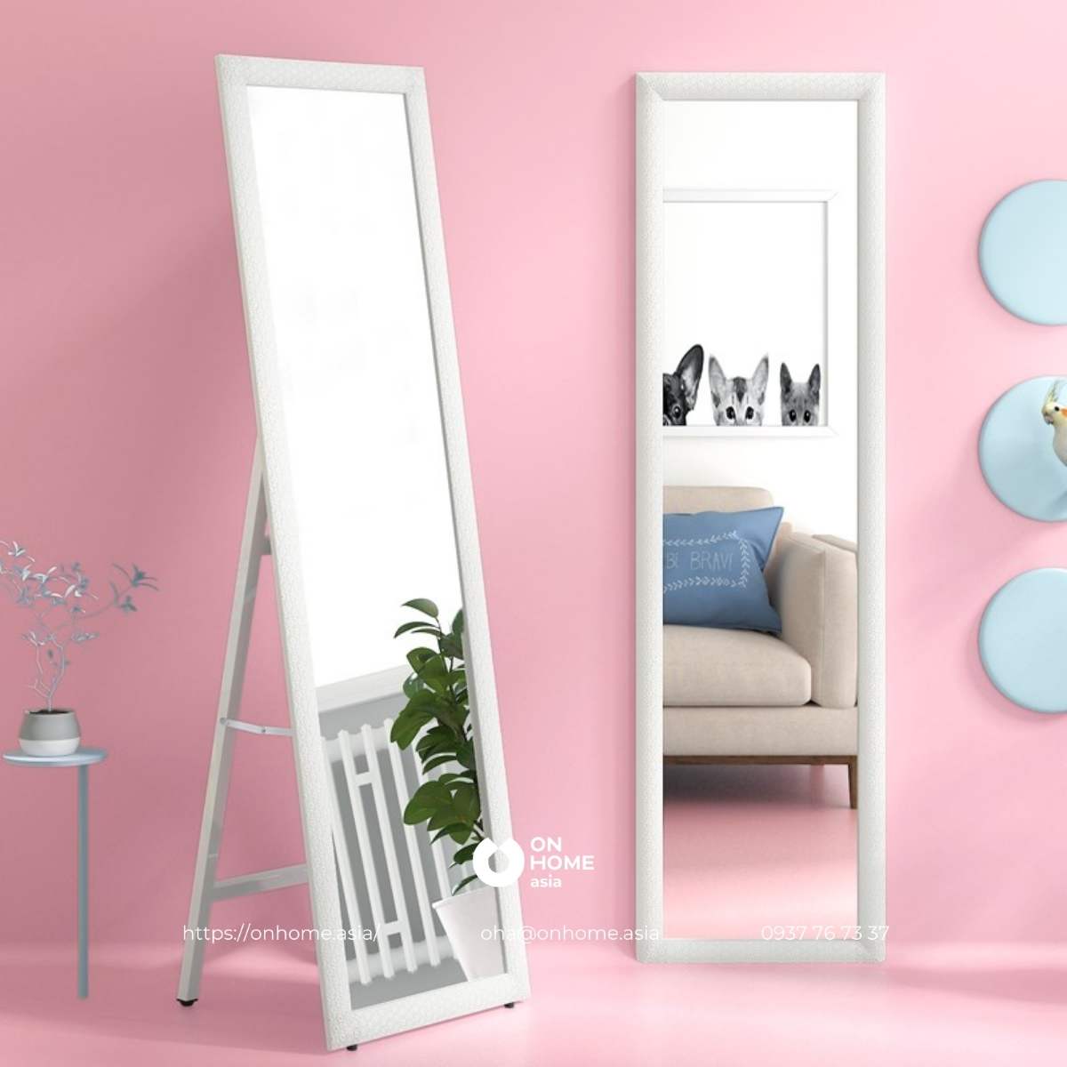 Gương đứng có chân khung màu trắng thiết kế thanh lịch