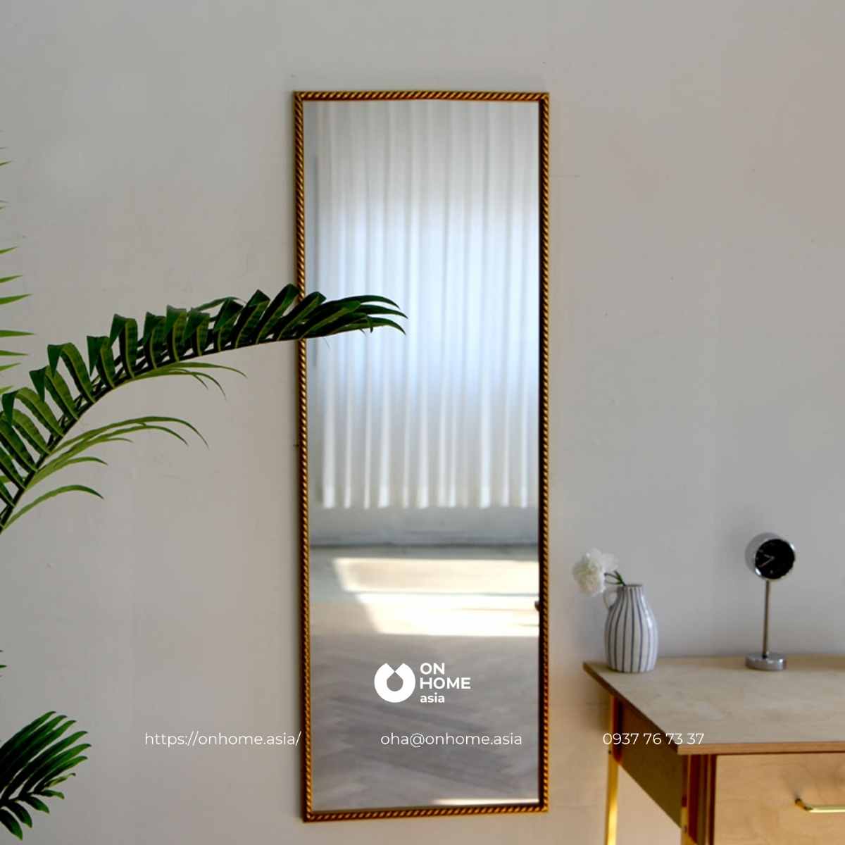 Gương soi toàn thân hình chữ nhật khung kim loại cao cấp