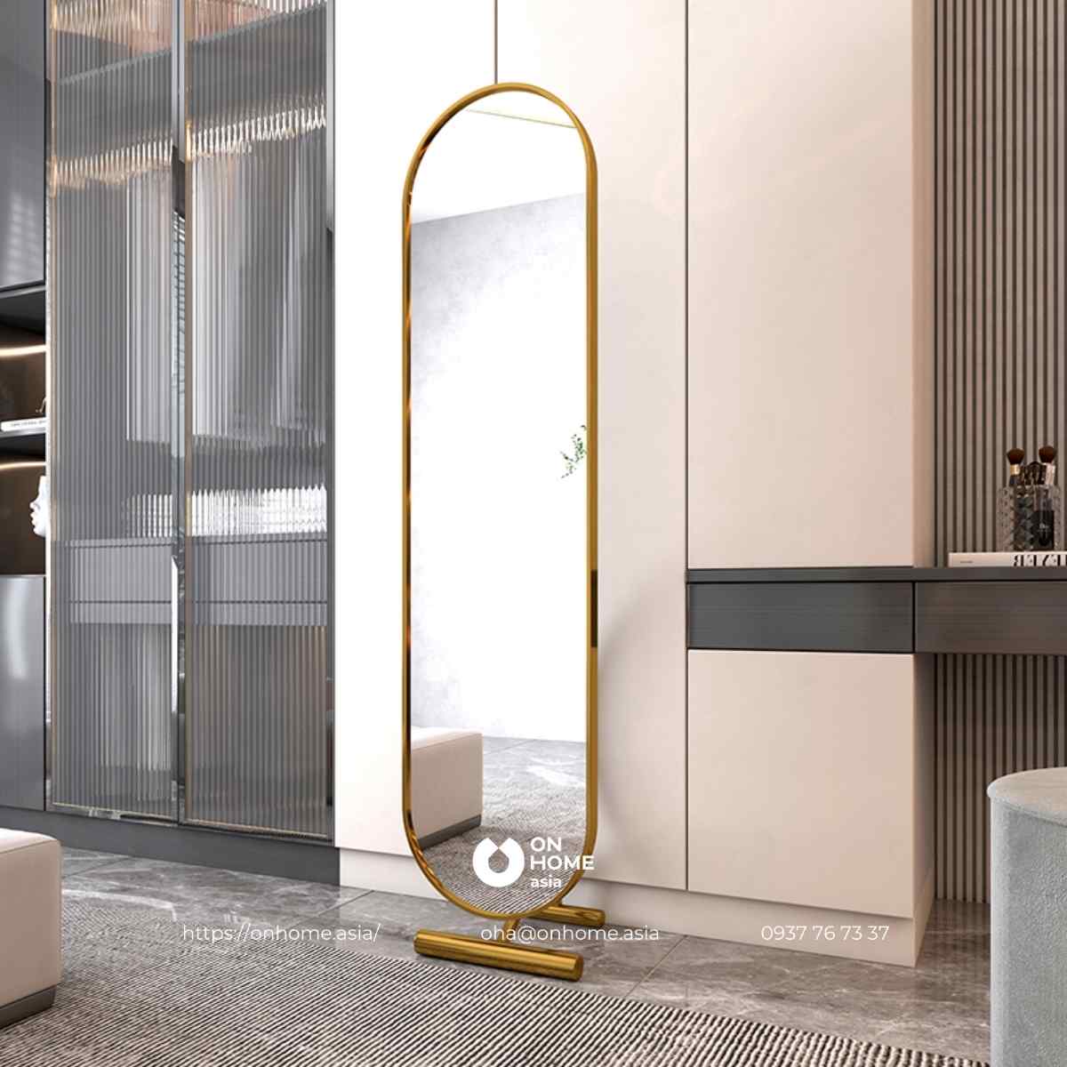 Gương soi có chân khung kim loại mạ vàng sang trọng
