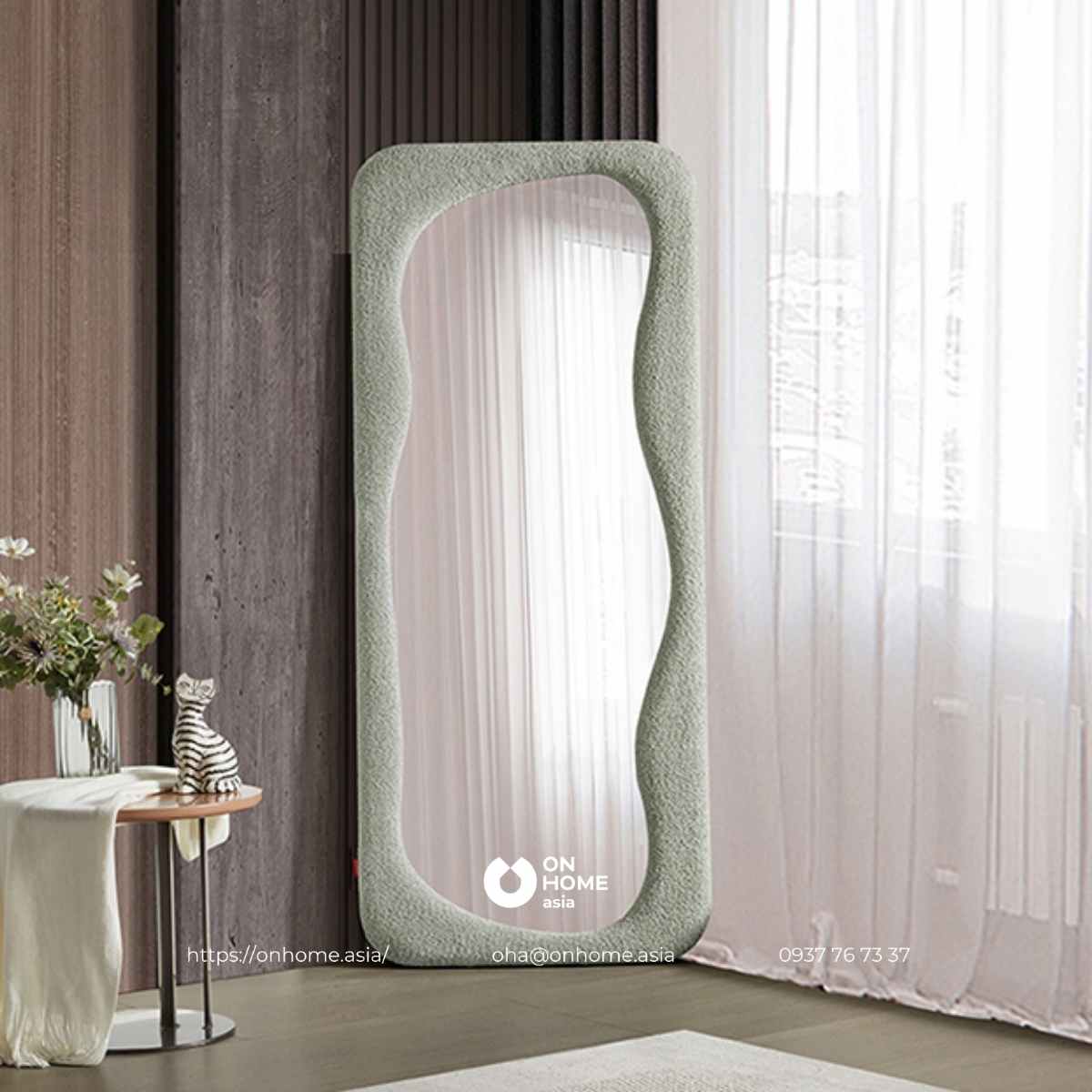 Gương soi toàn thân thiết kế độc lạ