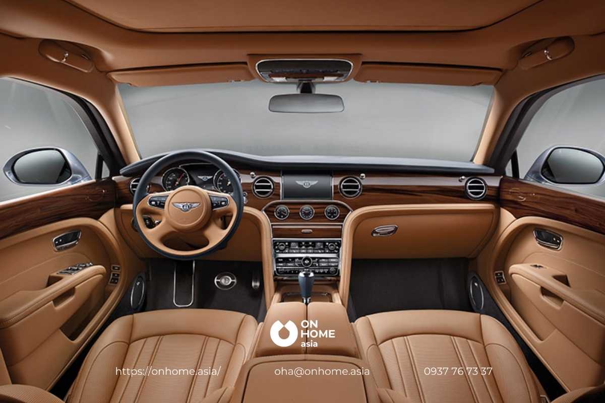 Nội thất siêu xe với gỗ Óc Chó