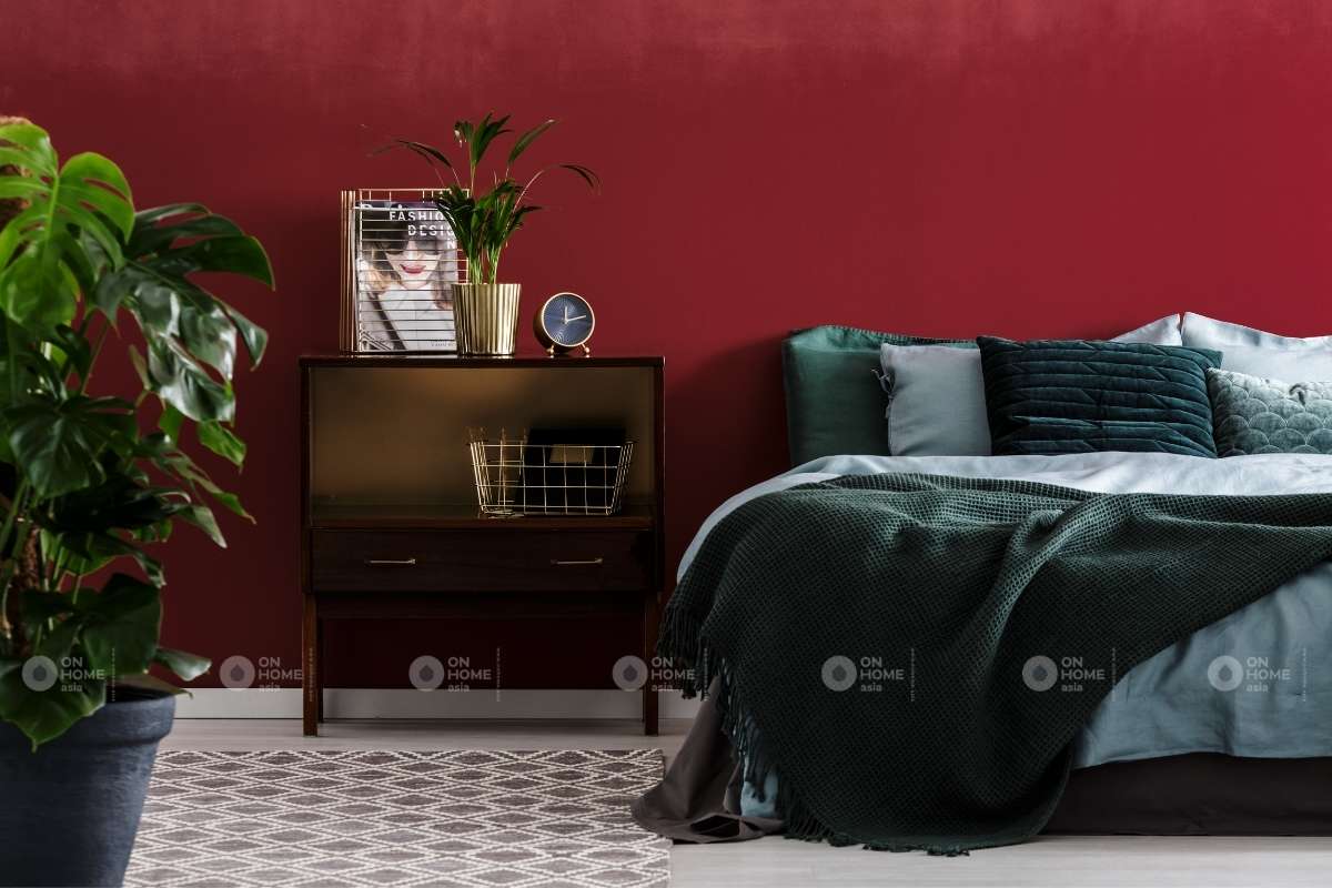 Tường phòng ngủ màu đỏ đậm