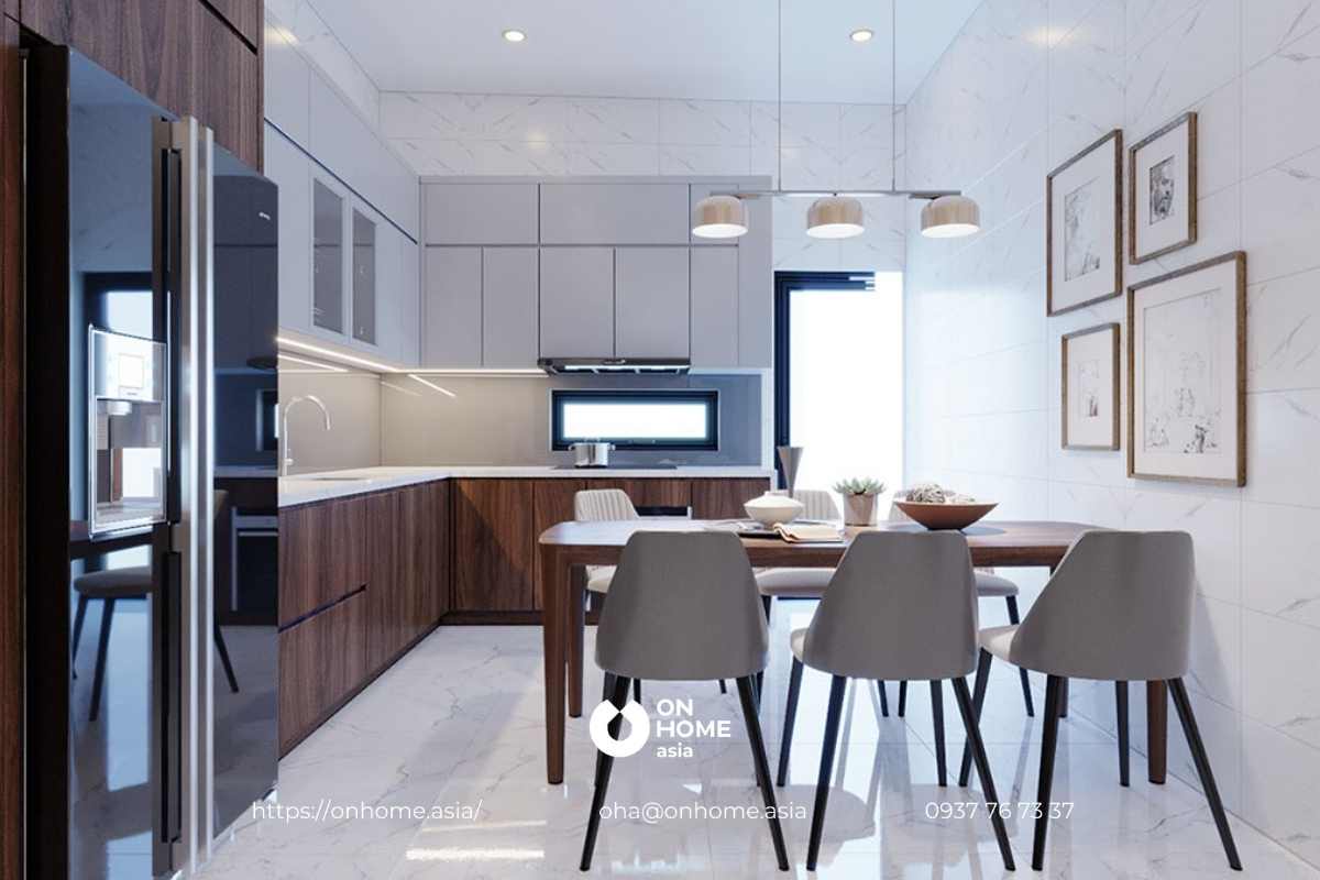 Không gian bếp thông thoáng và đầy đủ nội thất