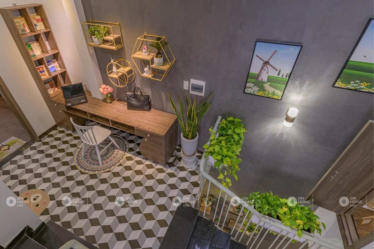 Thiết kế bàn làm việc ngay gần lối cầu thang