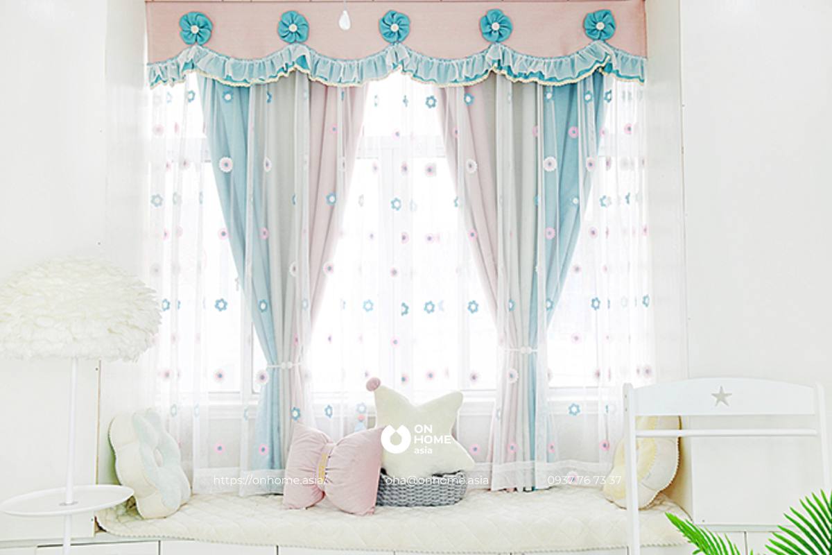 Rèm công chúa phòng ngủ bé gái