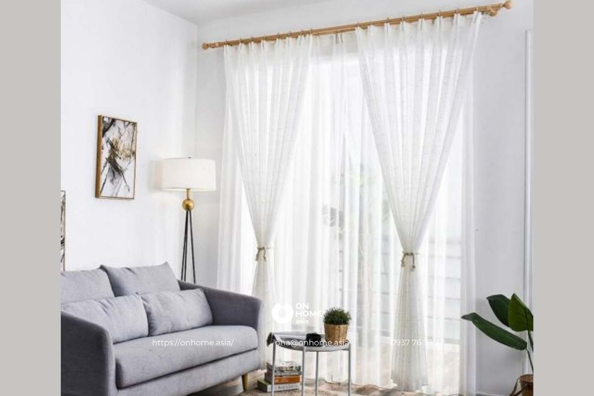 Rèm voan màu trắng tinh tế