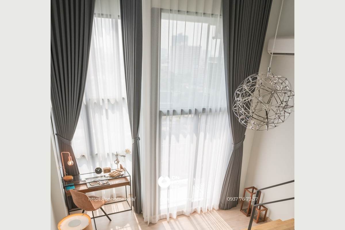 Rèm thông tầng phòng khách đẹp