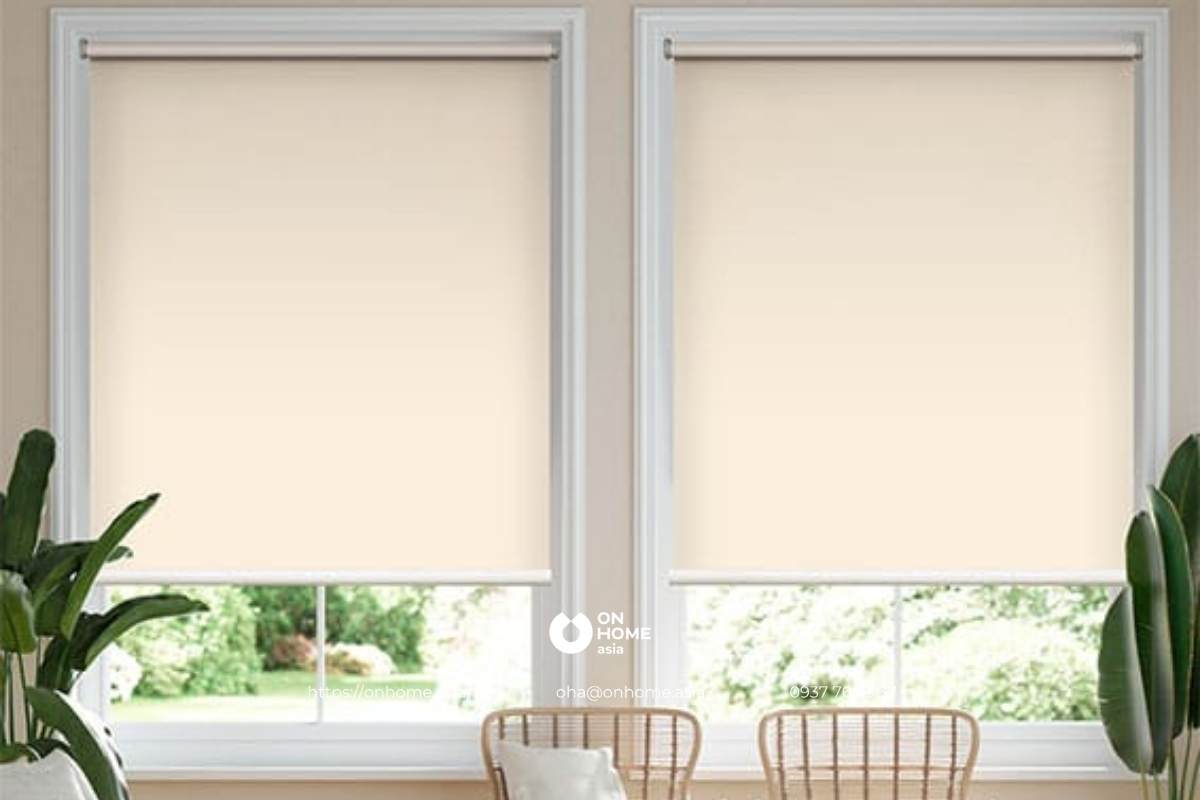 Rèm cuốn phòng khách đơn giản mà đẹp
