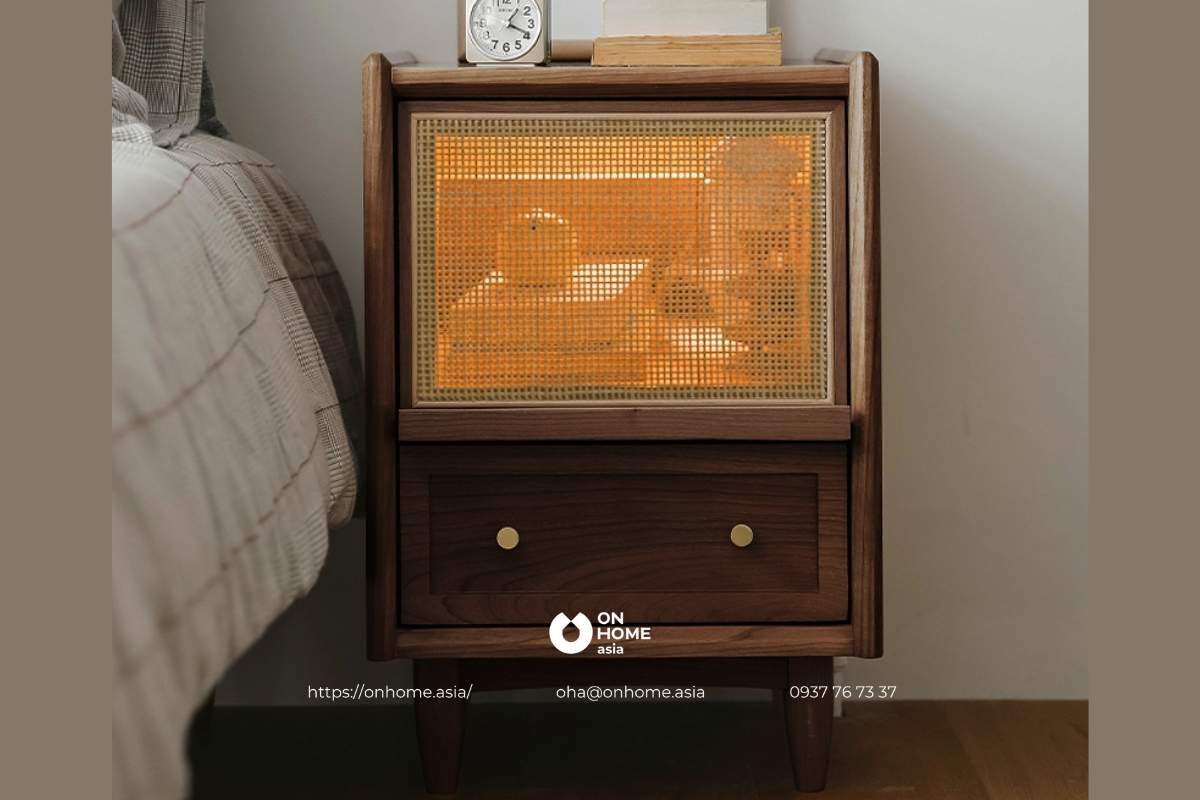 Tab đầu giường màu nâu gỗ phong cách Bắc Âu