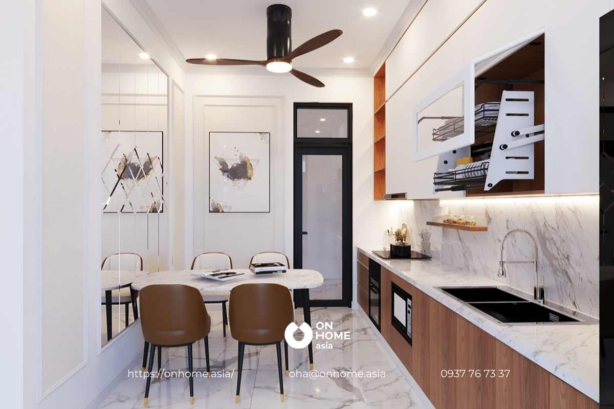 Nội thất phòng bếp nhà phố hiện đại với gam màu trắng và nâu
