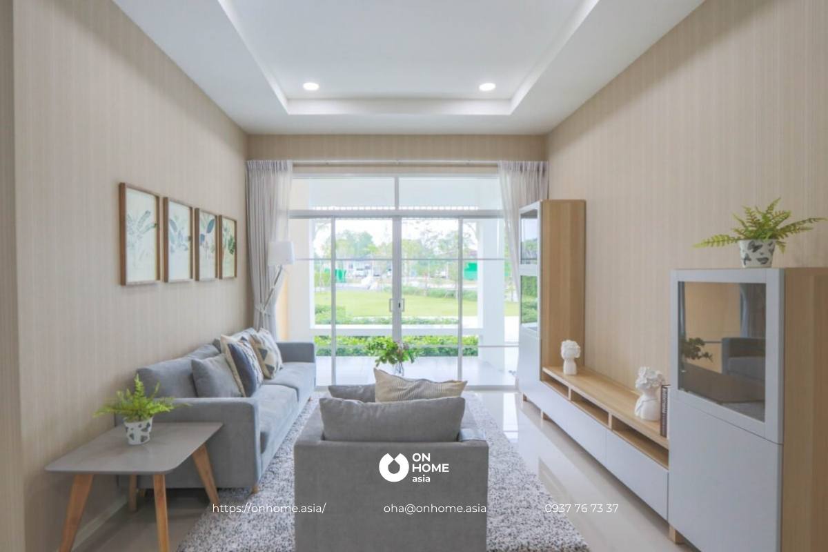 Phòng khách tràn ngập ánh sáng tự nhiên