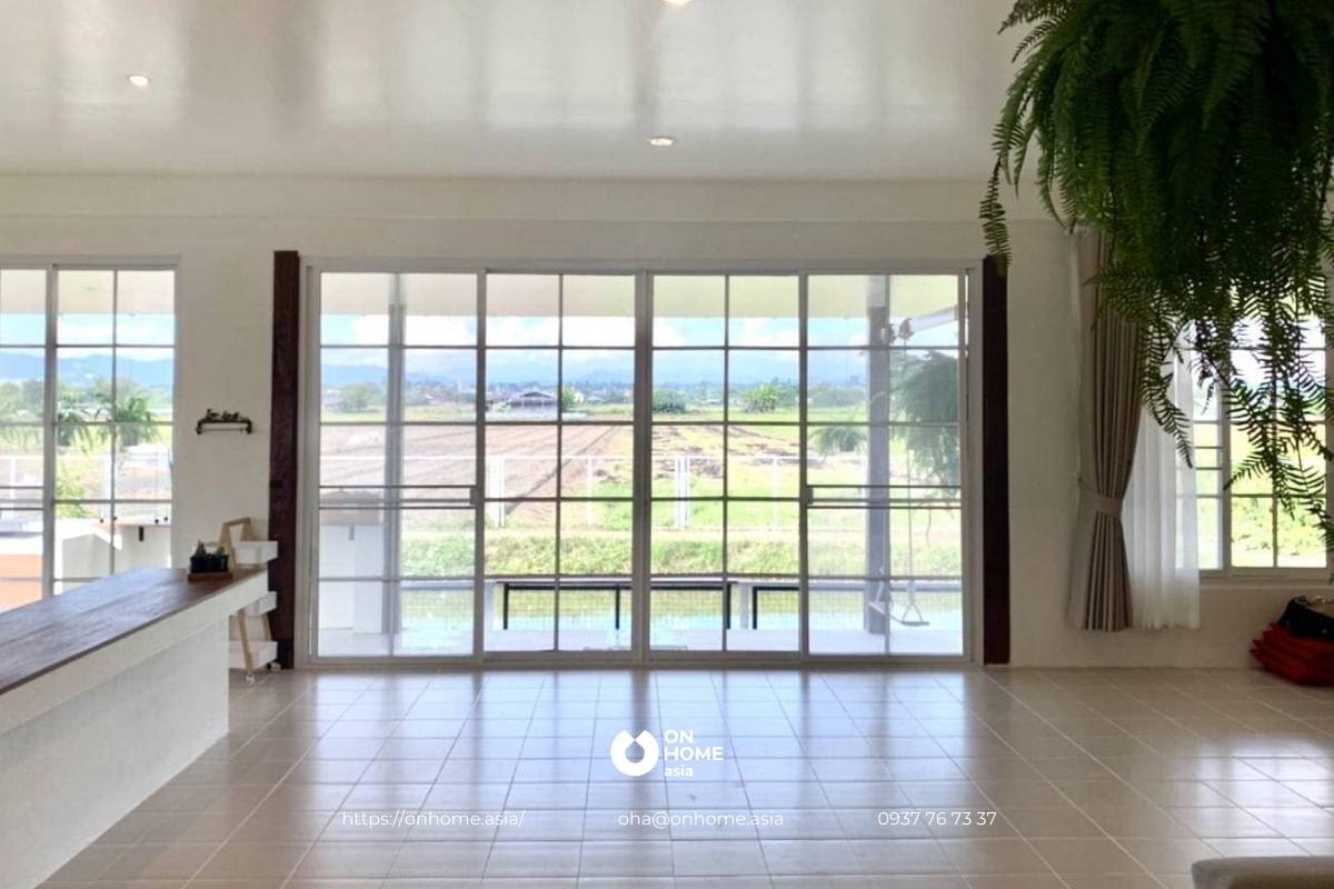 Không gian rộng rãi, ngập tràn ánh sáng tự nhiên