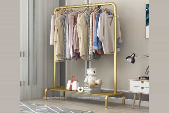 Giá treo quần áo bằng sắt mạ vàng cao cấp 