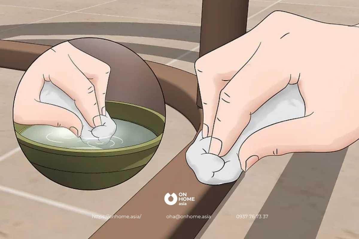 Thử dung dịch ở một vị trí khuất đồ nội thất gỗ