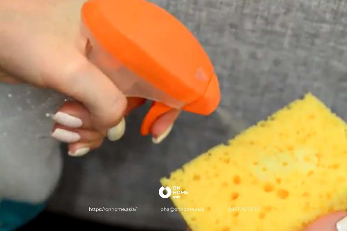 Làm ẩm vết bẩn