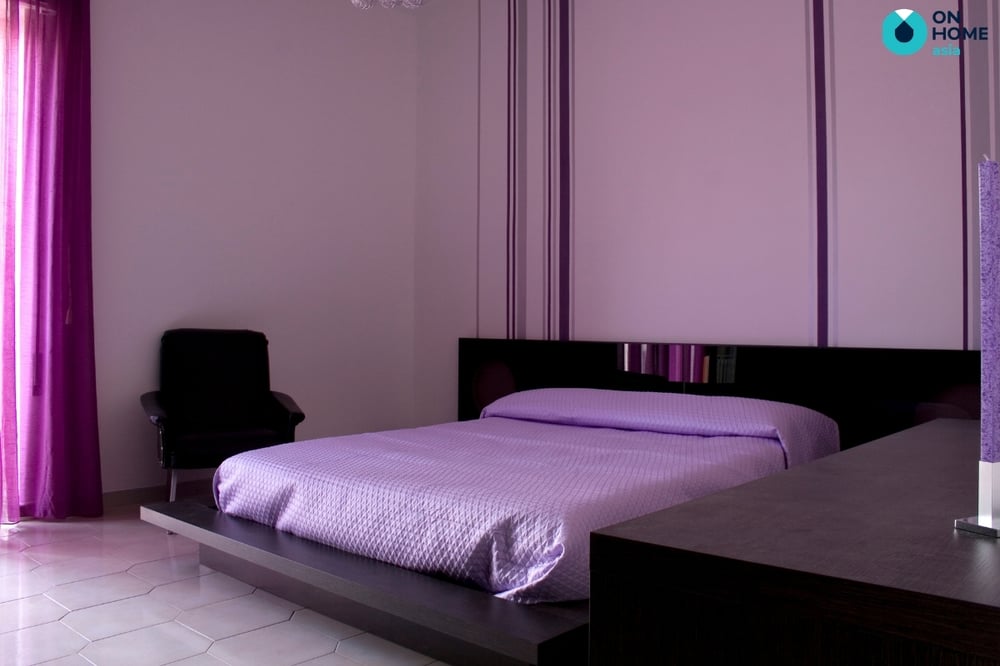 phòng ngủ màu tím 