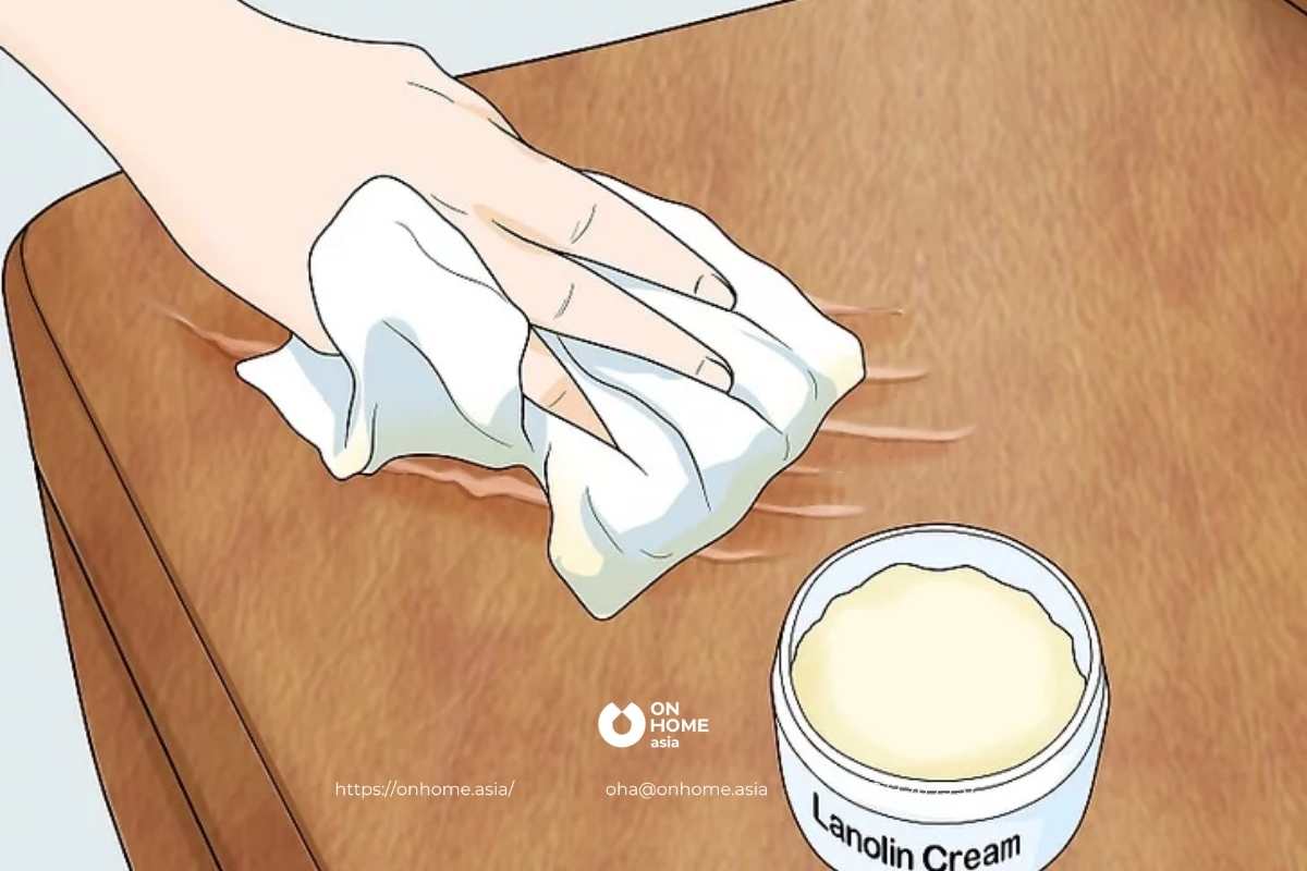 Bôi dầu lanolin lên vết xước