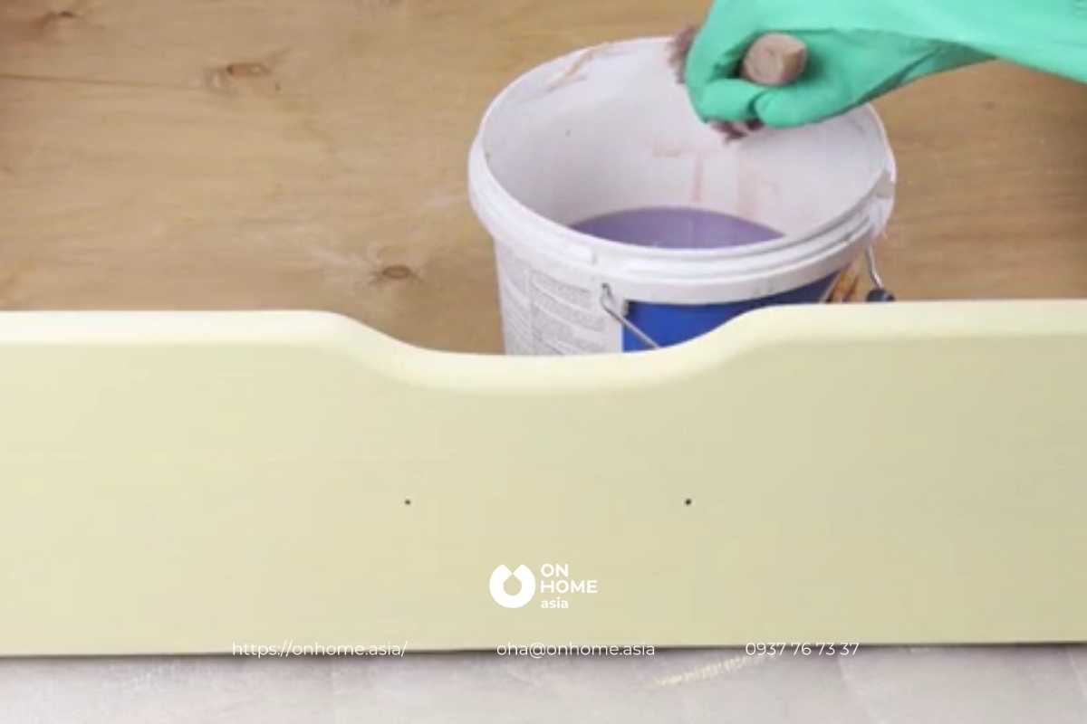 Phủ đồ nội thất bằng polyurethane
