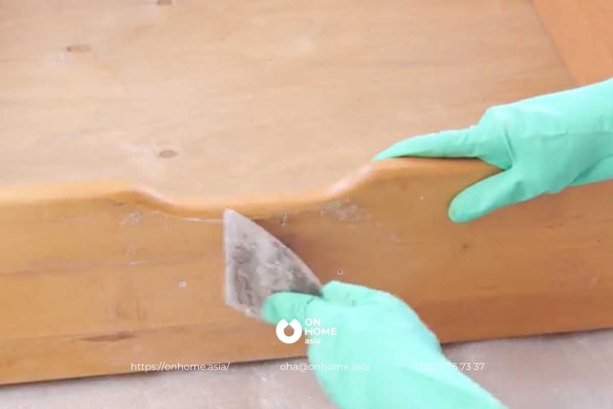 Loại bỏ lớp sơn cũ