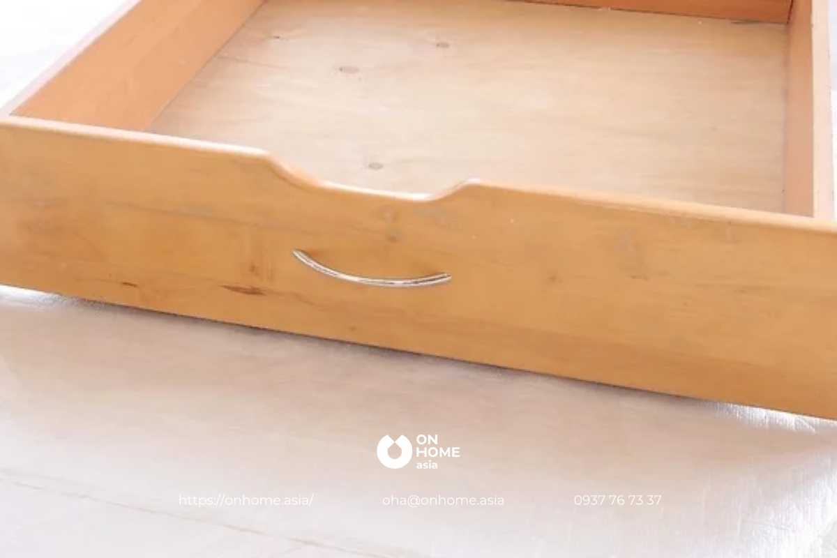 Đặt đồ nội thất trên một tấm vải