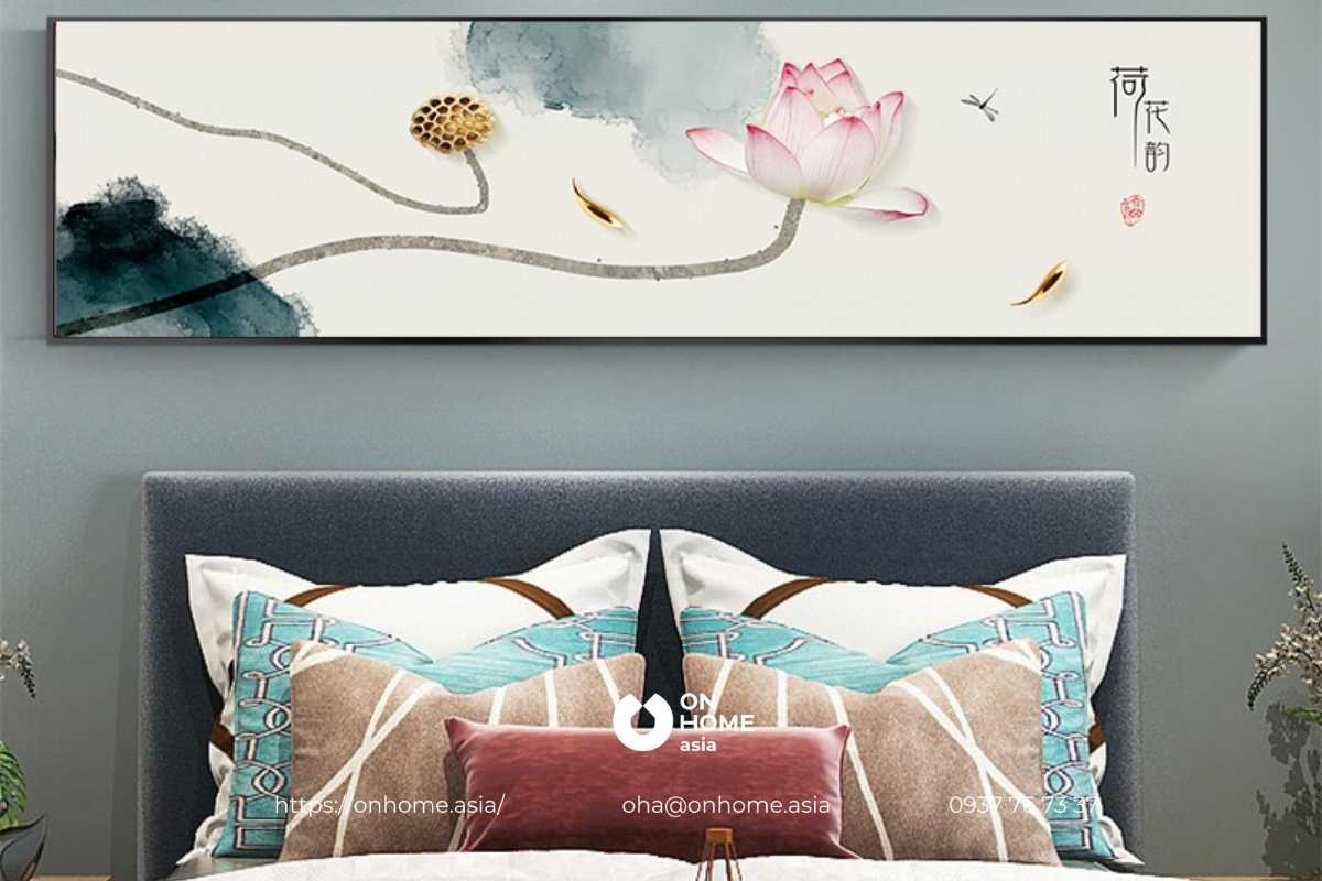 Tranh hoa sen treo đầu giường phòng ngủ