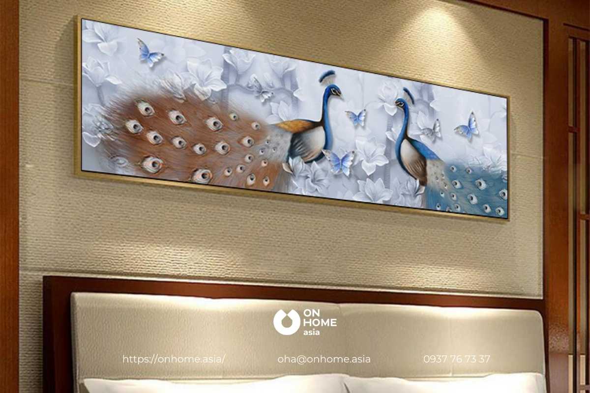 Tranh treo đầu giường ngủ hình chim công