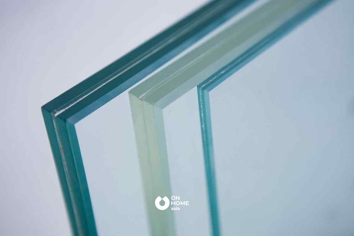 Kính cường lực là vật liệu nội thất có nhiều ưu điểm vượt trội